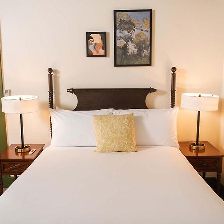 Hotel The Whitlock Lenox Esterno foto