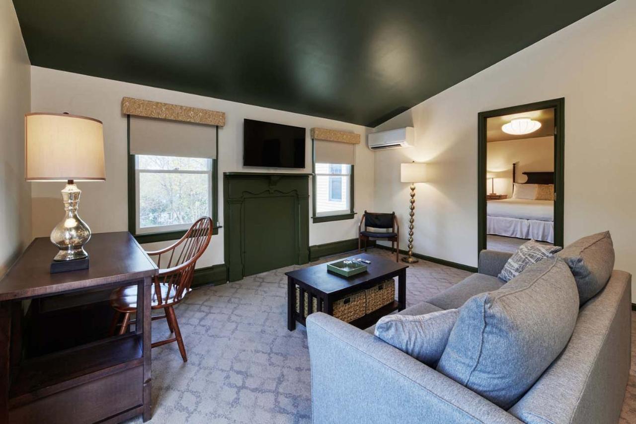 Hotel The Whitlock Lenox Esterno foto