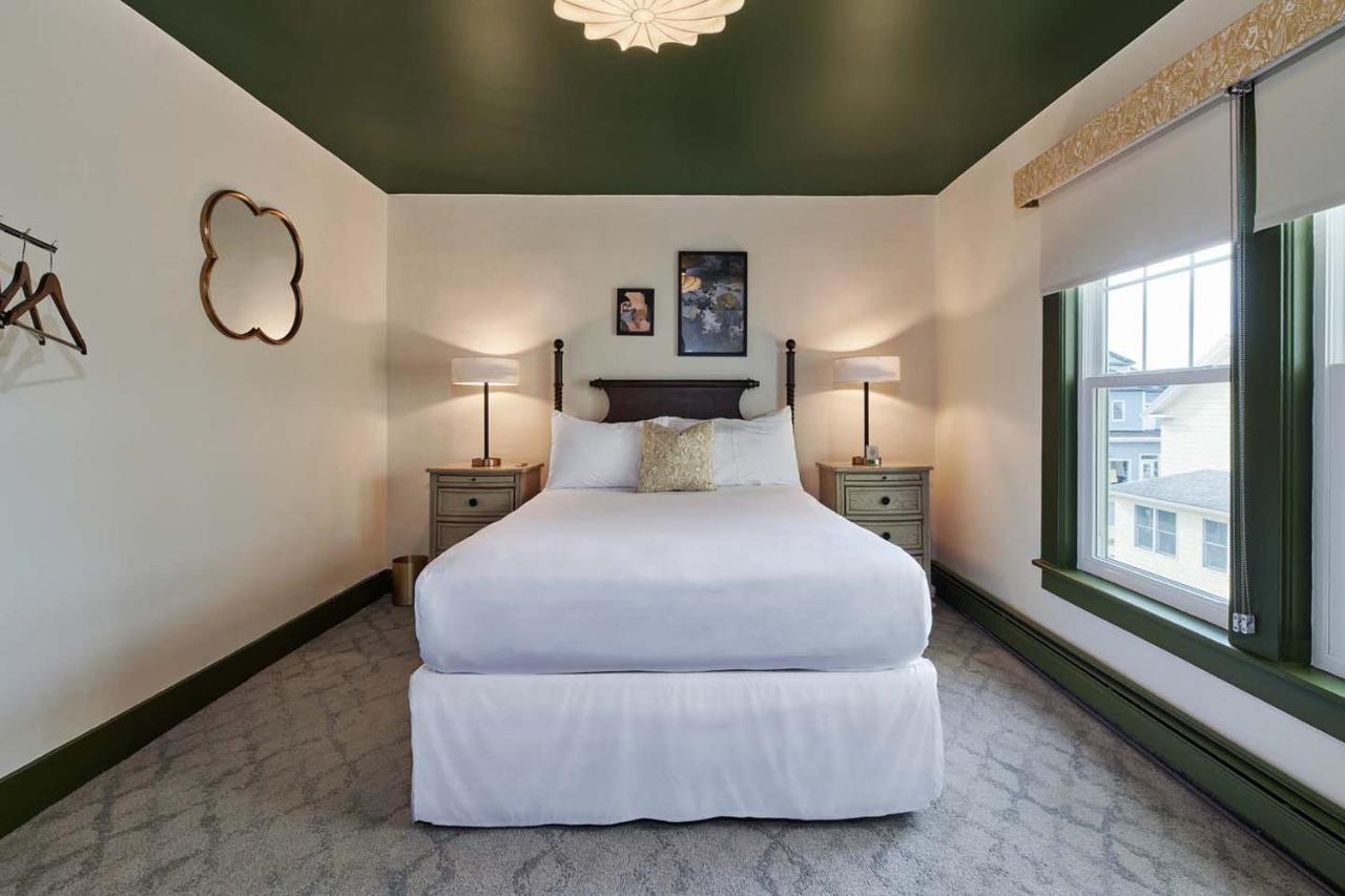 Hotel The Whitlock Lenox Esterno foto