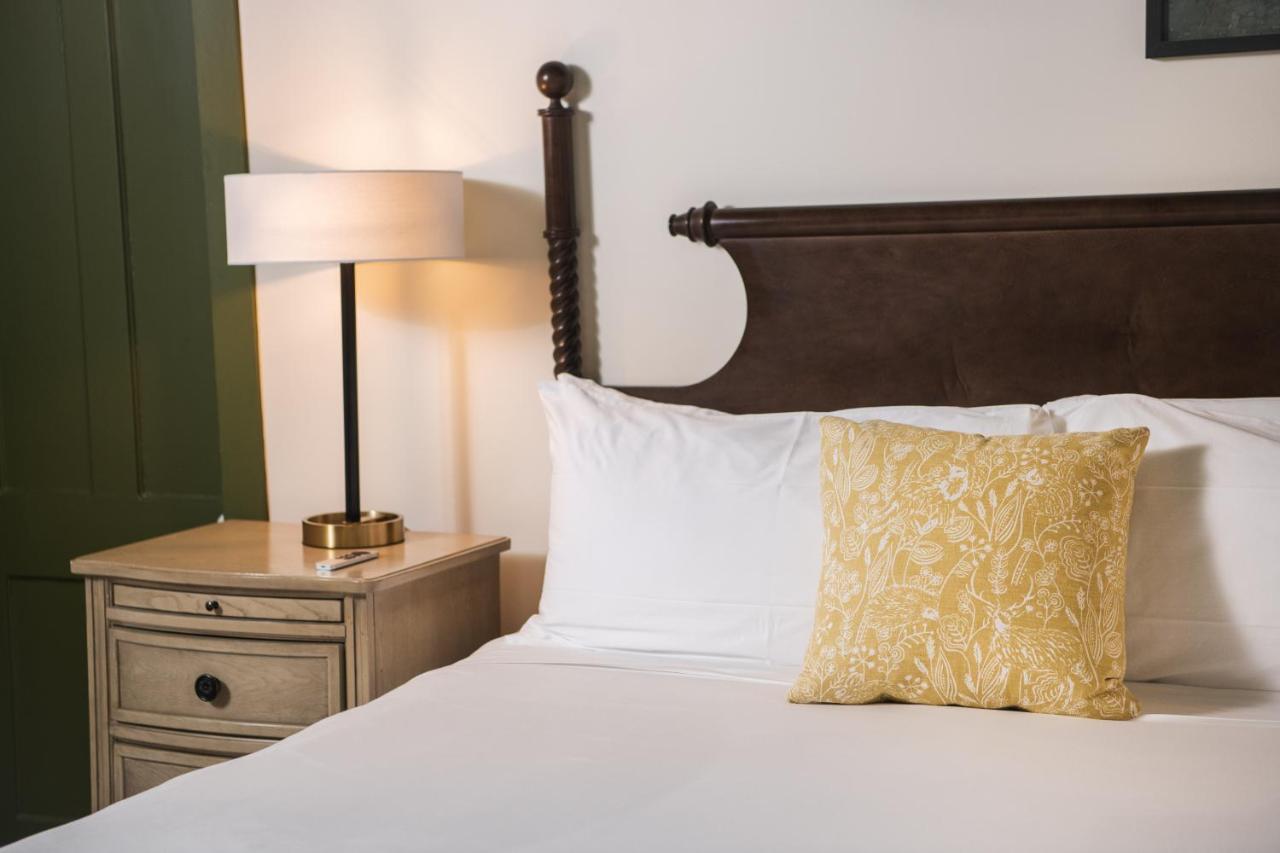 Hotel The Whitlock Lenox Esterno foto