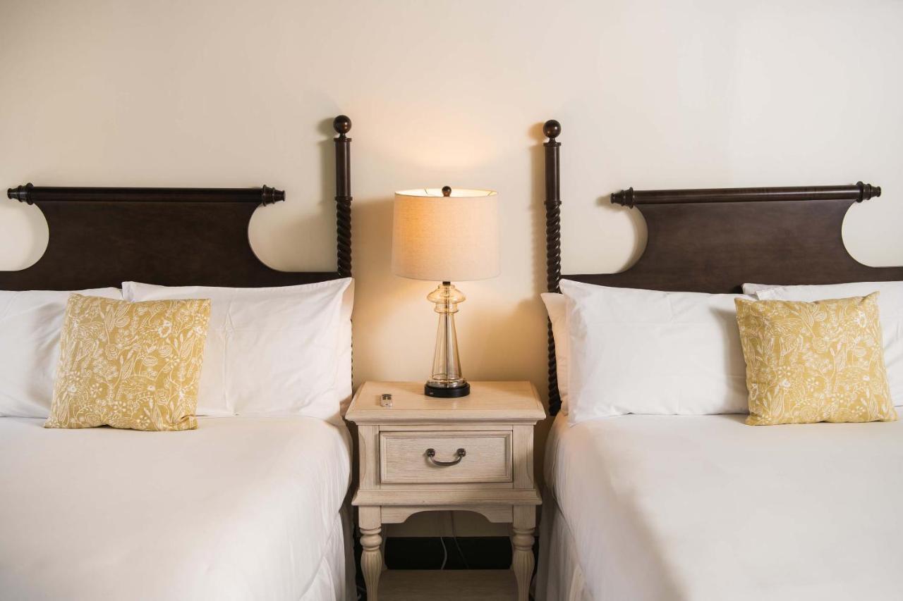 Hotel The Whitlock Lenox Esterno foto