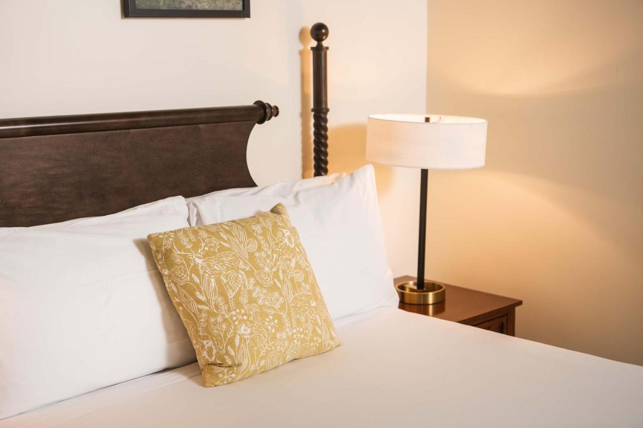 Hotel The Whitlock Lenox Esterno foto