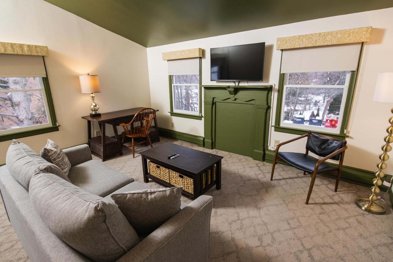 Hotel The Whitlock Lenox Esterno foto